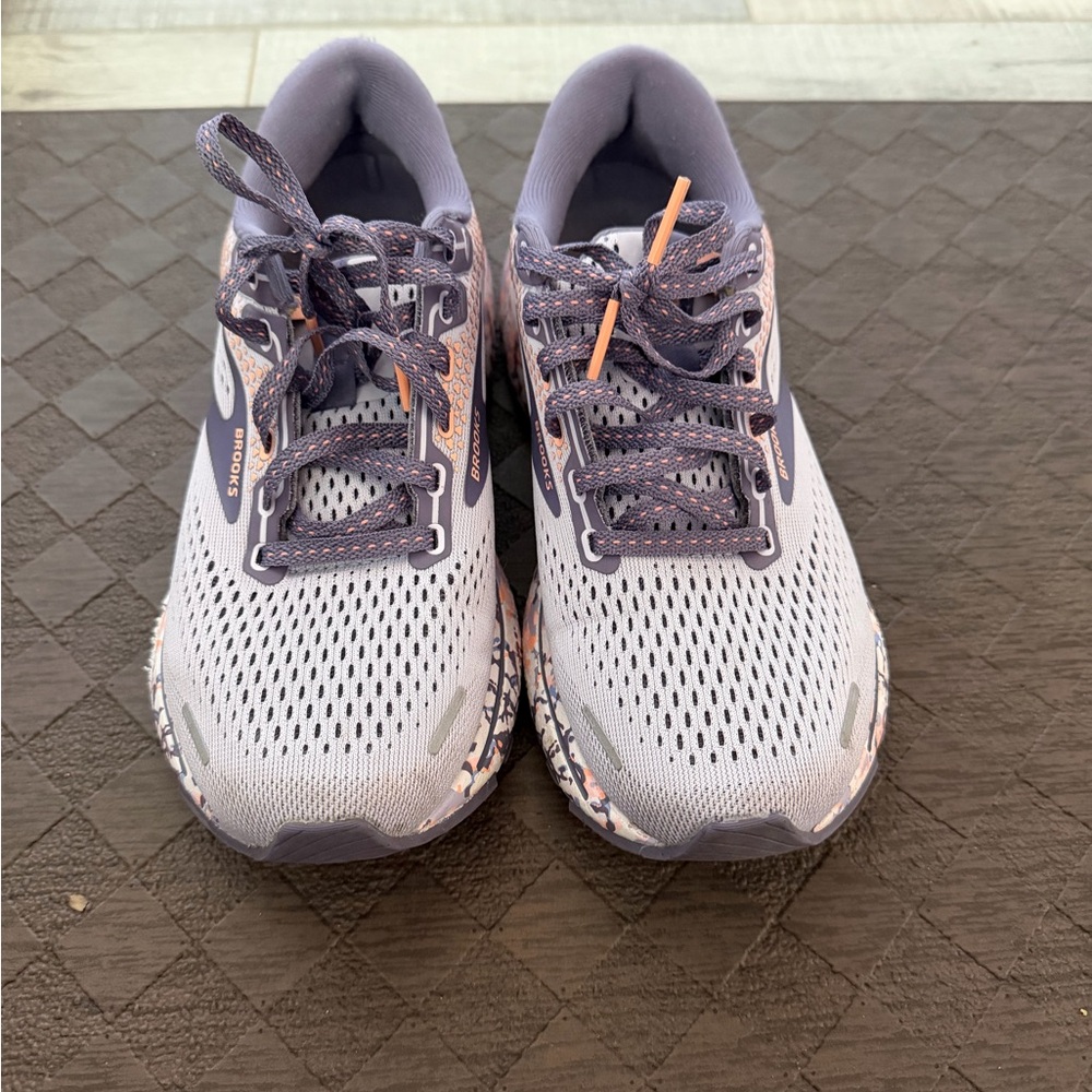 Brooks Women's Light Gray and Purple Running Shoes with Pink Accent